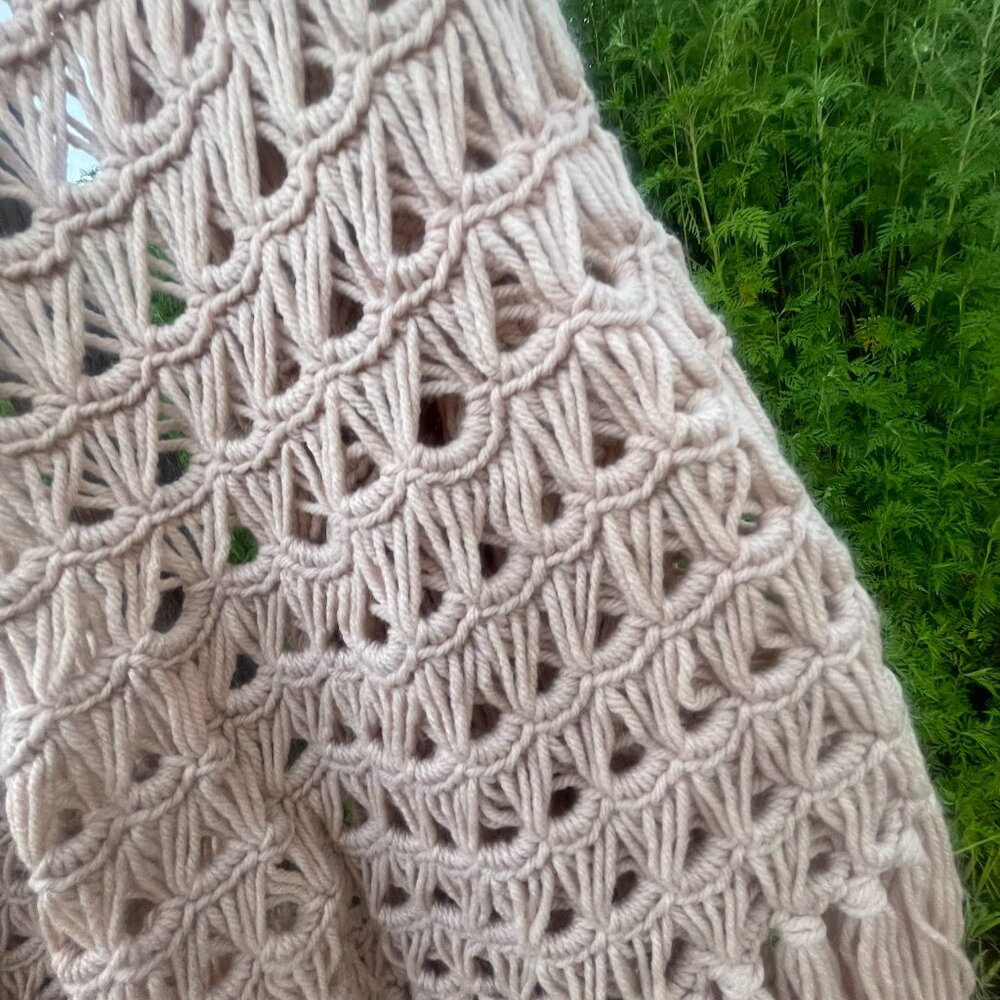 NEW Dreamy Boho One-Size Warm Bone/Cream Cozy Handmade Crochet Fringe Shawl/Cape - Picture 4 of 16